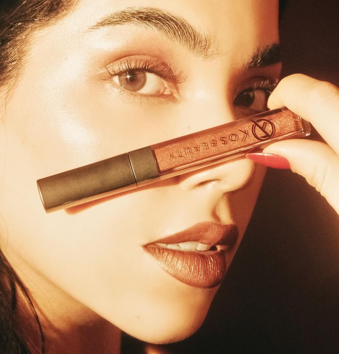 KeniaOsInfo_'s tweet photo. — #KosBeauty Matte Liquid Lipstick &amp; Liquid Eyeshadow.⚡⭐ https://t.co/hNFM5zqTbX
