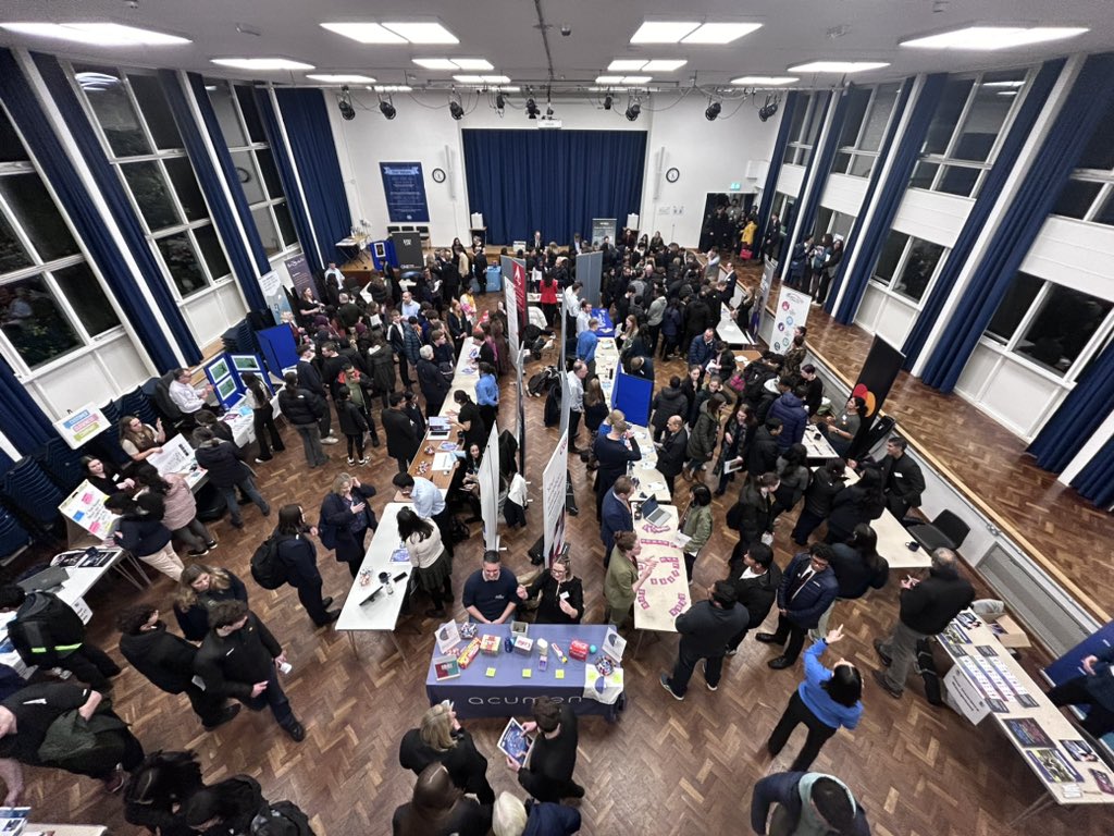 An amazing turnout of exhibitors and students at the Careers Fair tonight. Many thanks to @challonershigh for hosting brilliantly!