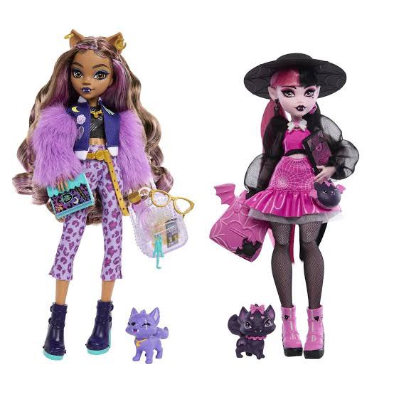 KrolsCircus's tweet photo. monster high g3 fans eating good this year iktr https://t.co/OQuCTaJLMJ