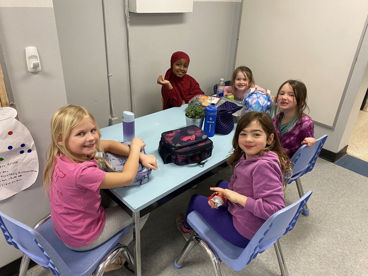 Lunch club! Love these smiles! 😊🦊