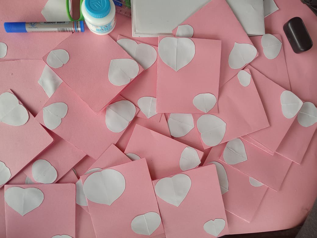 palfoundationng's tweet image. Love outreach is tomorrow☺️🤭
Swipe to see the beautiful love notes our team of volunteers designed for the children.
Tomorrow, we’ll be spreading and teaching love to the children of Zoe primary school, Ogbomoso.

#outreach #ogbomoso #valentine #pal #love #peace #palfoundation