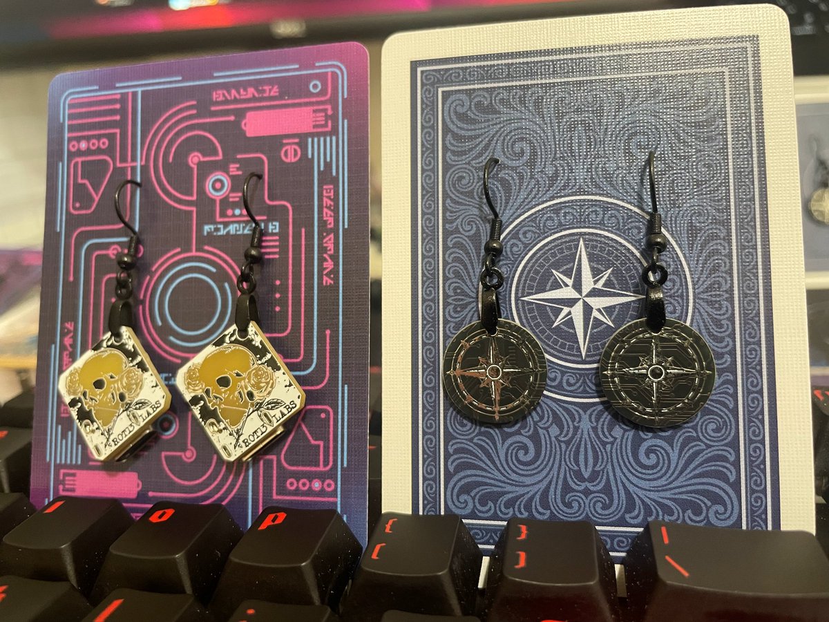 Fully built badUSB earrings are back in stock, along with the new PCB compass rose earrings. The photos don't really show all of the detail, but I think they came out great!

Do these count as #badgelife? or just #hackerjewelry?

goimagine.com/functional-bad…
goimagine.com/compass-rose-p…