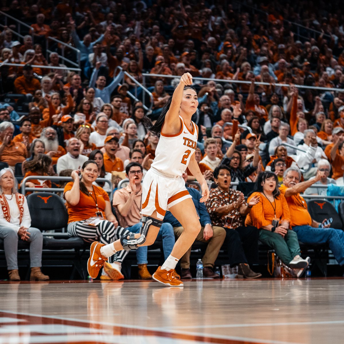 Texas Women's Basketball (@texaswbb) on Twitter photo join us in celebrating our seniors this Saturday 🥹
#HookEm join us in celebrating our seniors this Saturday 🥹
#HookEm