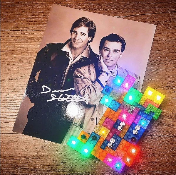 LeoCor63's tweet photo. I completely forgot to post about this (blame my stupid brain), so I figured I'd post it for #LeapDay! I found this original publicity shot for #QuantumLeap autographed by Dean Stockwell! Currently stands as the pride of my Quantum Leap collection.

Happy (Quantum) Leap Day! https://t.co/up36F28Zrw