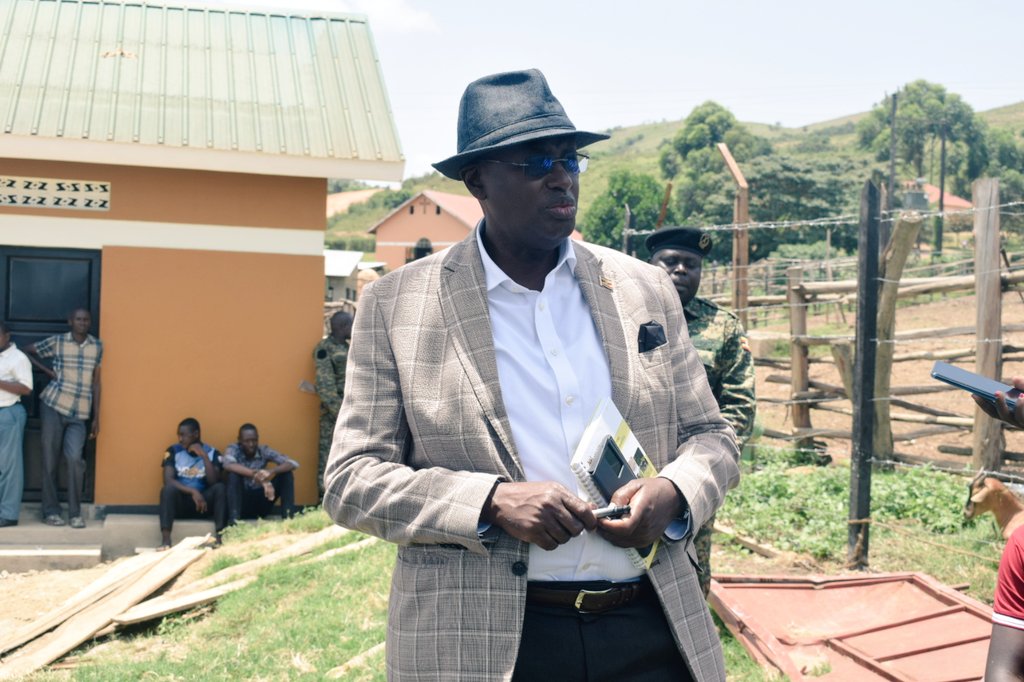 DrRwamiramaBK's tweet photo. I concluded my monitoring visit with inspection of construction works of 2 Animal Holding Grounds at major Animal check points in Rakai &amp;Kyotera Districts.

I was impressed by the works being implemented by Market Oriented &amp; Environmental Sustainable Beef meat project in Uganda. https://t.co/wcsR7iTZ1T