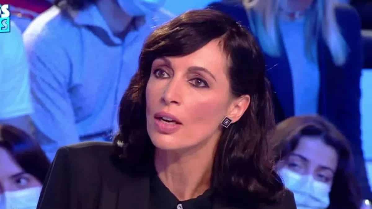 - Cyril Hanouna : « Pourquoi les policiers n’ont pas été obligés de se faire vacciner ? »
- Géraldine Maillet : « Bah j’imagine qu’on n’avait besoin deux ! »
Mais ils se rendent vraiment compte de ce qu’ils disent ?! 😂😂😂