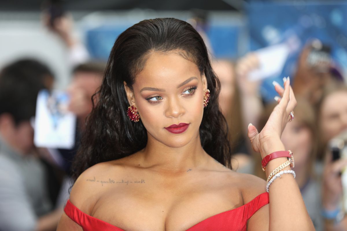 One of the world’s richest couples is throwing a pre-wedding bash this weekend, complete with a 9-page dress code and Rihanna concert. 🤯💸 Get all the details: brides.com/billionaire-he…