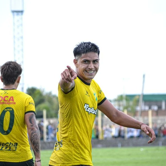 TiempoDeportiv8's tweet photo. Goleada de los Pibes del Halcón

En el debut en el predio "Campeones Del Mundo" los dirigidos por Pablo Quatrochi Golearon y se quedaron con los tres puntos #ReservaDefensa 4-0 a #ReservaLanús.

⚽ 23 PT  Ingravidi
⚽ 11 ST  Aguiar
⚽ 15 ST  Echavarría
⚽ 45 ST Blàzquez https://t.co/3vb4Ifu7N0