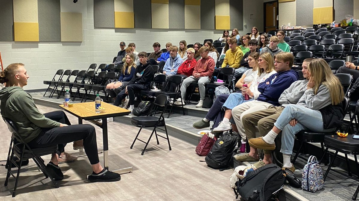 ETCSD's tweet photo. Last week our Trojan Athletic Council had the honor of hosting a discussion with Celtics NBA Player, Sam Hauser, and Mary Hauser (Dodge) on Student-Athlete Development. 🤩 
#ETlearningignitED https://t.co/McSCV8ir9w