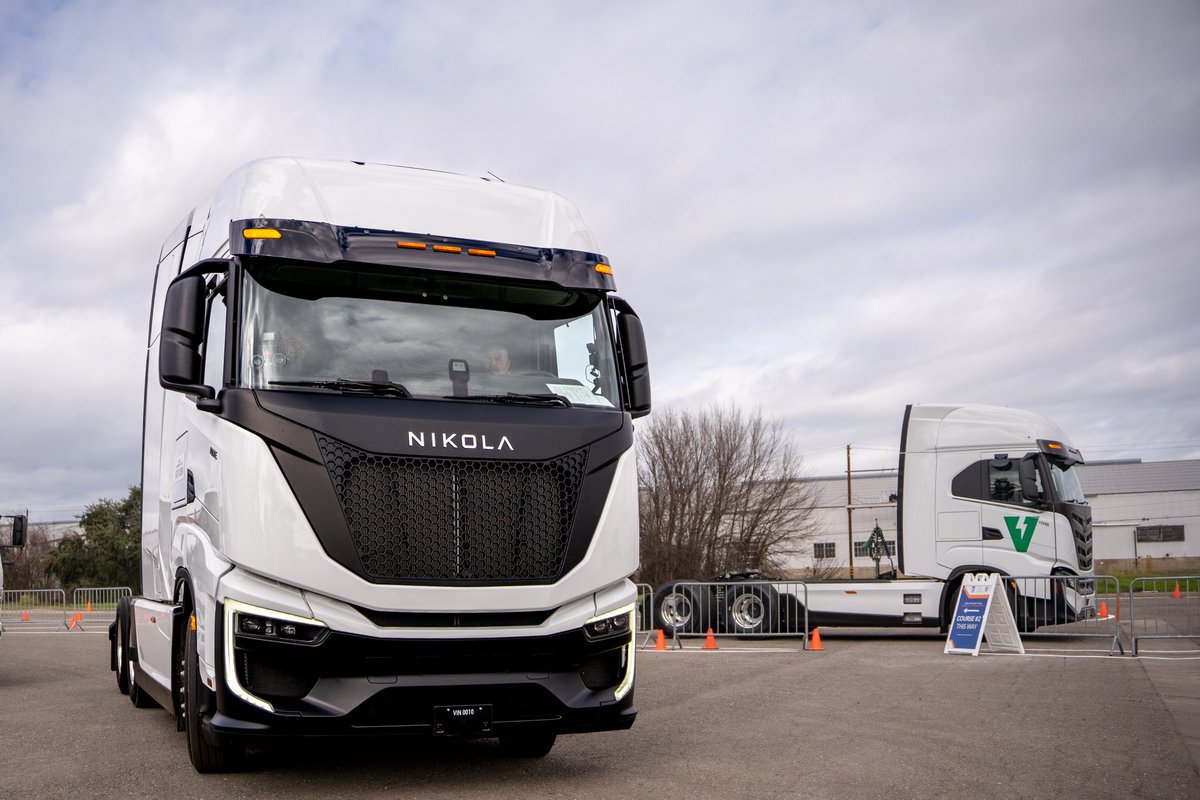 nikolamotor's tweet photo. Today at the 2024 Trucking with Clean Fuels Conference and Zero Emission Convoy at the Port of Stockton, the Nikola hydrogen fuel cell electric truck and battery electric truck were among 30 other zero-emissions commercial vehicles, showcasing the diverse landscape of zero-emissions transportation. Learn more: https://t.co/1Kk5ADMhJx
#FollowNone #NKLA