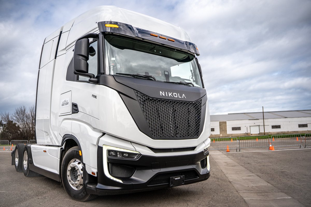 nikolamotor's tweet photo. Today at the 2024 Trucking with Clean Fuels Conference and Zero Emission Convoy at the Port of Stockton, the Nikola hydrogen fuel cell electric truck and battery electric truck were among 30 other zero-emissions commercial vehicles, showcasing the diverse landscape of zero-emissions transportation. Learn more: https://t.co/1Kk5ADMhJx
#FollowNone #NKLA