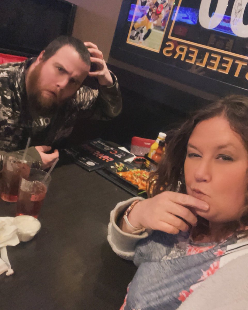 Pottermom623's tweet photo. Trivia night it is down#trivianight # coaches 205 https://t.co/CQz3ejtcPG