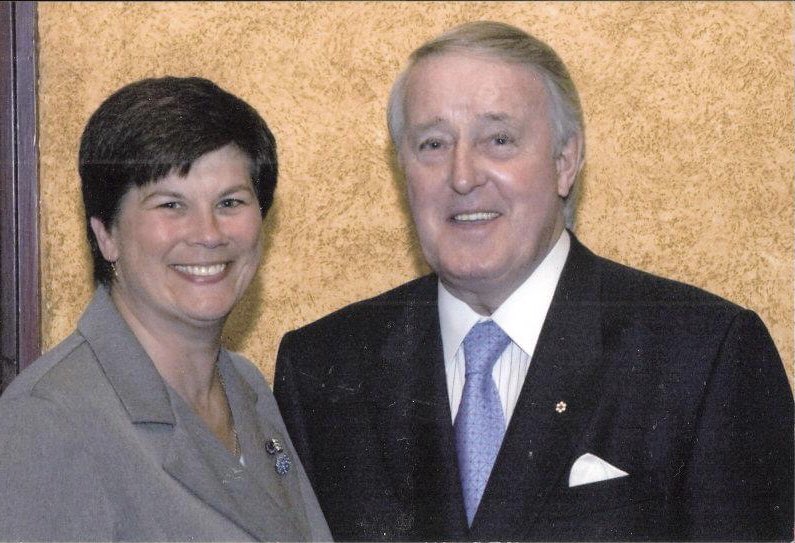 So very sad to hear of Canadian Prime Minister (1984-1993) Brian Mulroney passing away today. 
I met him several times during his book signings and he was always very gracious. 💕#ripbrianmulroney