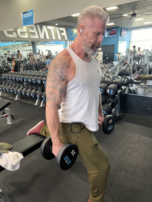 Watch Will Angell's leaked NSFW photo on TwXstars