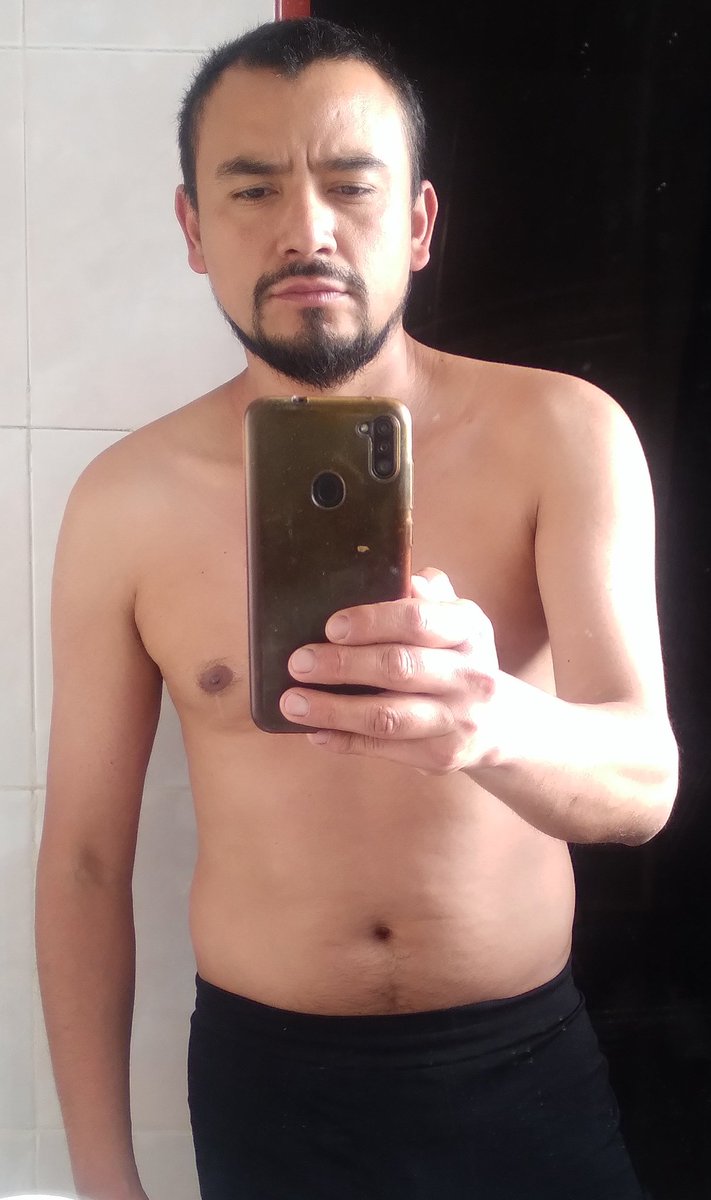 Mientras tú dormías por la mañana después de esa noche que me diste ,Yo cuide tú sueño y me nació el anhelo de tenerte .