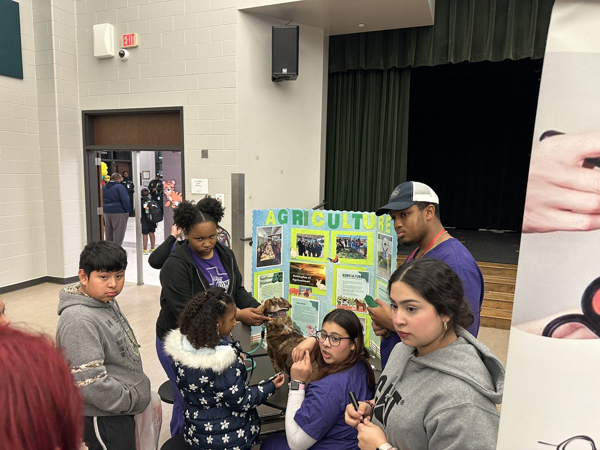 G_Schleeter's tweet photo. @HumbleISD_HE #STEAM Night in collaboration with @HumbleISD_HHS @HHSCTE  💜 Vertical Alignment 💜 https://t.co/XP0kHqRTP3