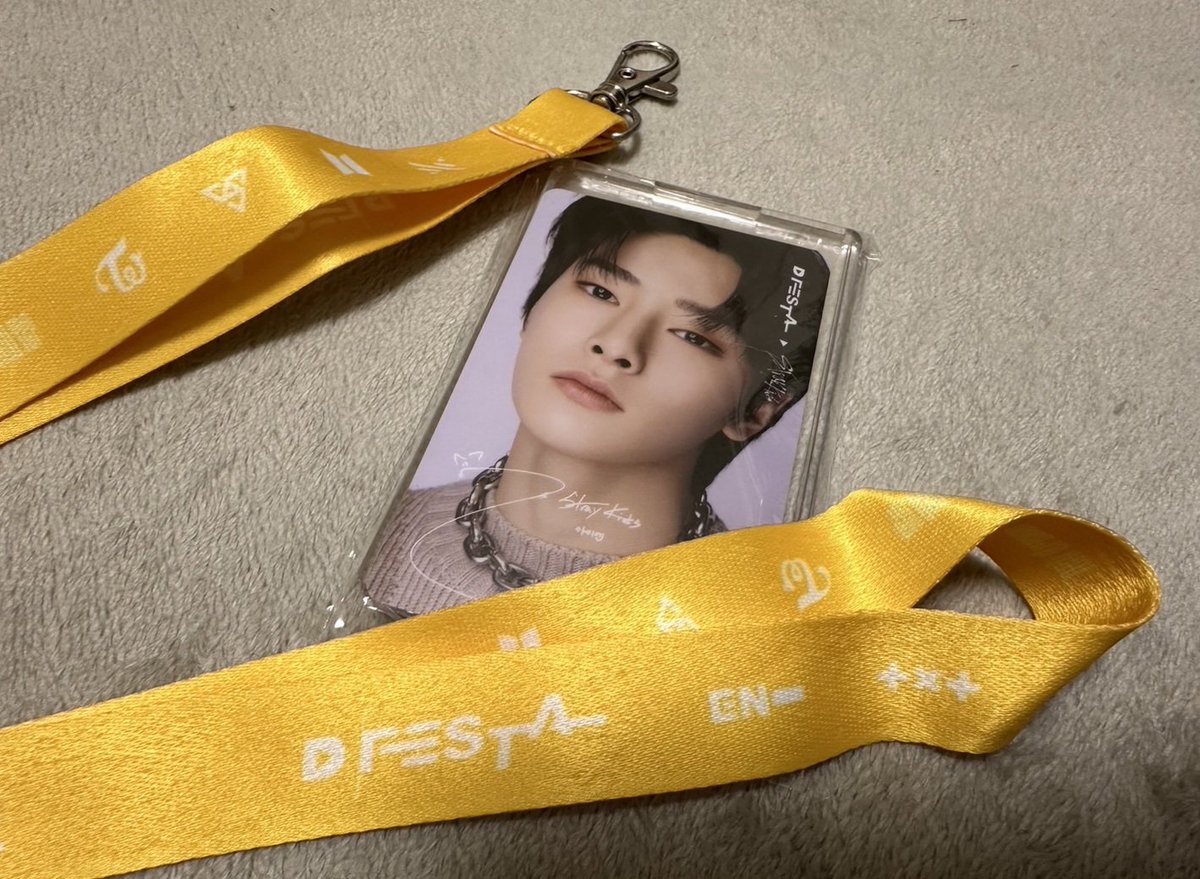 2.29お昼
Nct127の方のトレカと
アイエンを交換してくれた
SEVENTEEN クプスペンの
福岡カラットさん！
本当にありがとうございました！
あの時はとっさに頭が回らず
大阪帰ってきてから
後悔中、、、
 #SEVENTEENクプスペン
 #福岡カラット
  #SEVENTEENカラット
#DFESTAFUKUOKA
#ディフェスタ福岡