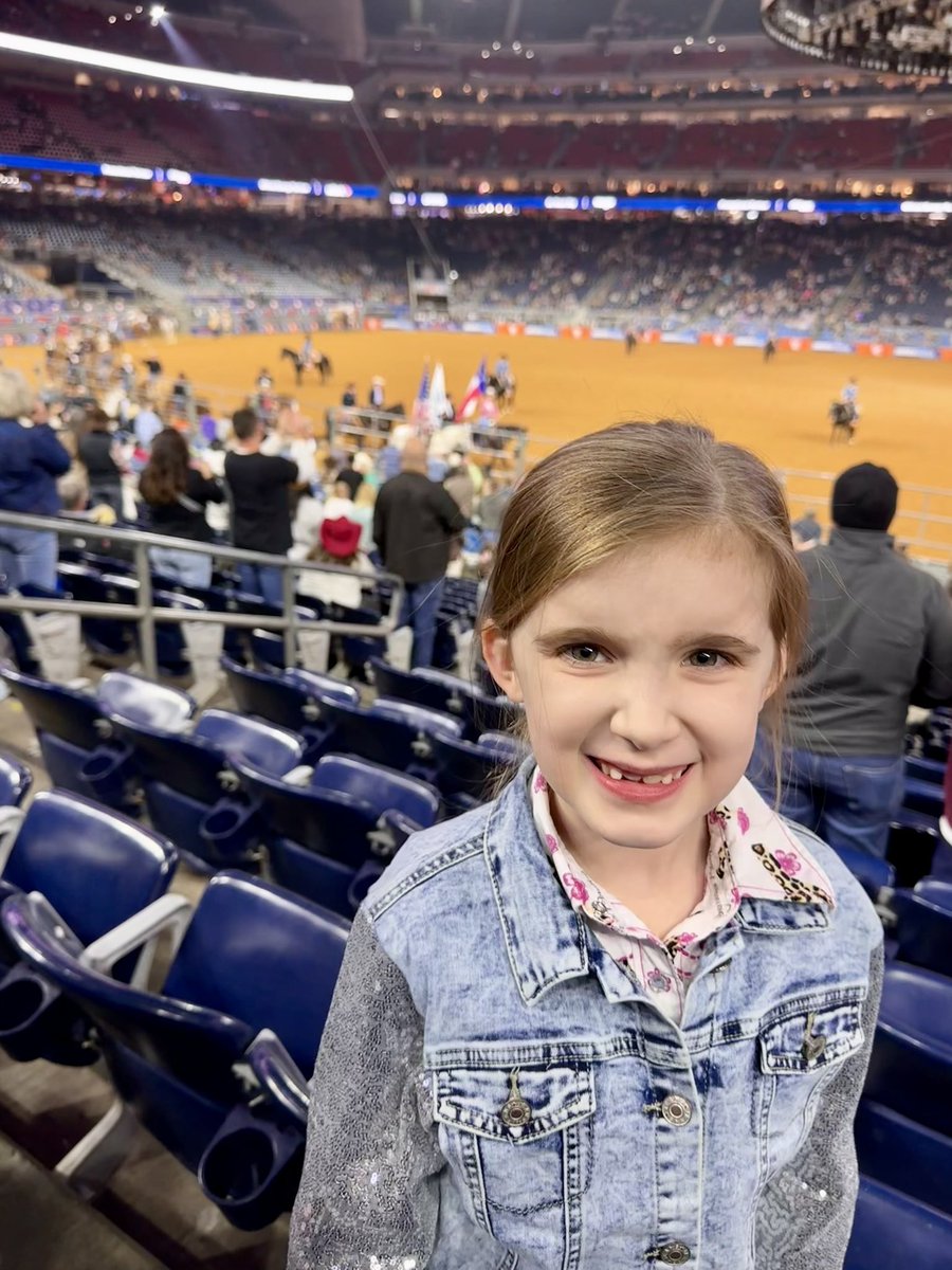 MsHernandez_AXO's tweet photo. #RodeoHouston https://t.co/LUNVaXNSXo