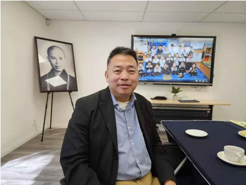 Buddhist Tzu Chi Education Foundation (@tzuchiedu) on Twitter photo Mr. Chou's goal in bilingual education is to make mainstream society recognize the significant contributions of immigrants and their languages to diversity and cultural richness, which aligns with our education philosophy. He also highly praised our bilingual education efforts. Mr. Chou's goal in bilingual education is to make mainstream society recognize the significant contributions of immigrants and their languages to diversity and cultural richness, which aligns with our education philosophy. He also highly praised our bilingual education efforts.