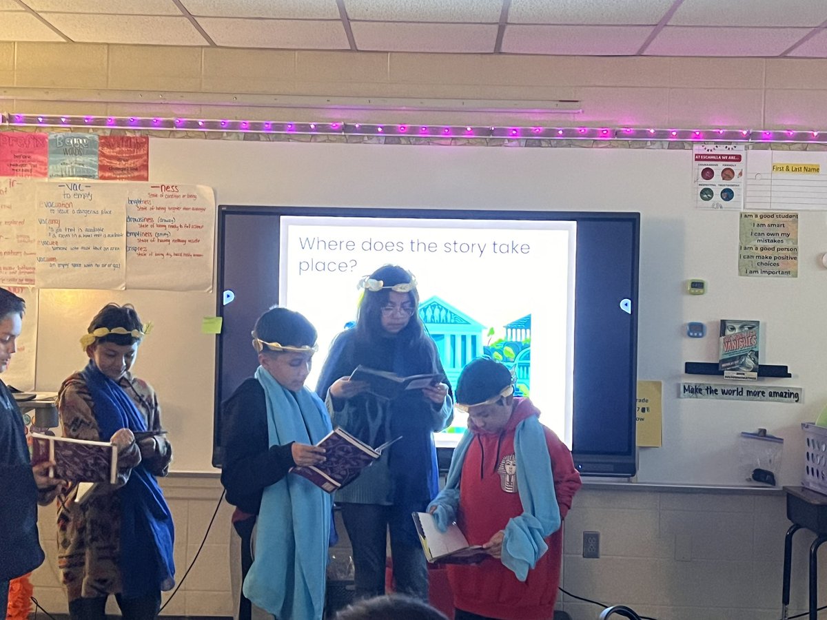 MsDelaney504's tweet photo. Athenians took over today! A Midsummer Night’s Dream is in full swing! @Escamilla_AISD @BMElifritzT #myaldine https://t.co/IzmzQHpPaF