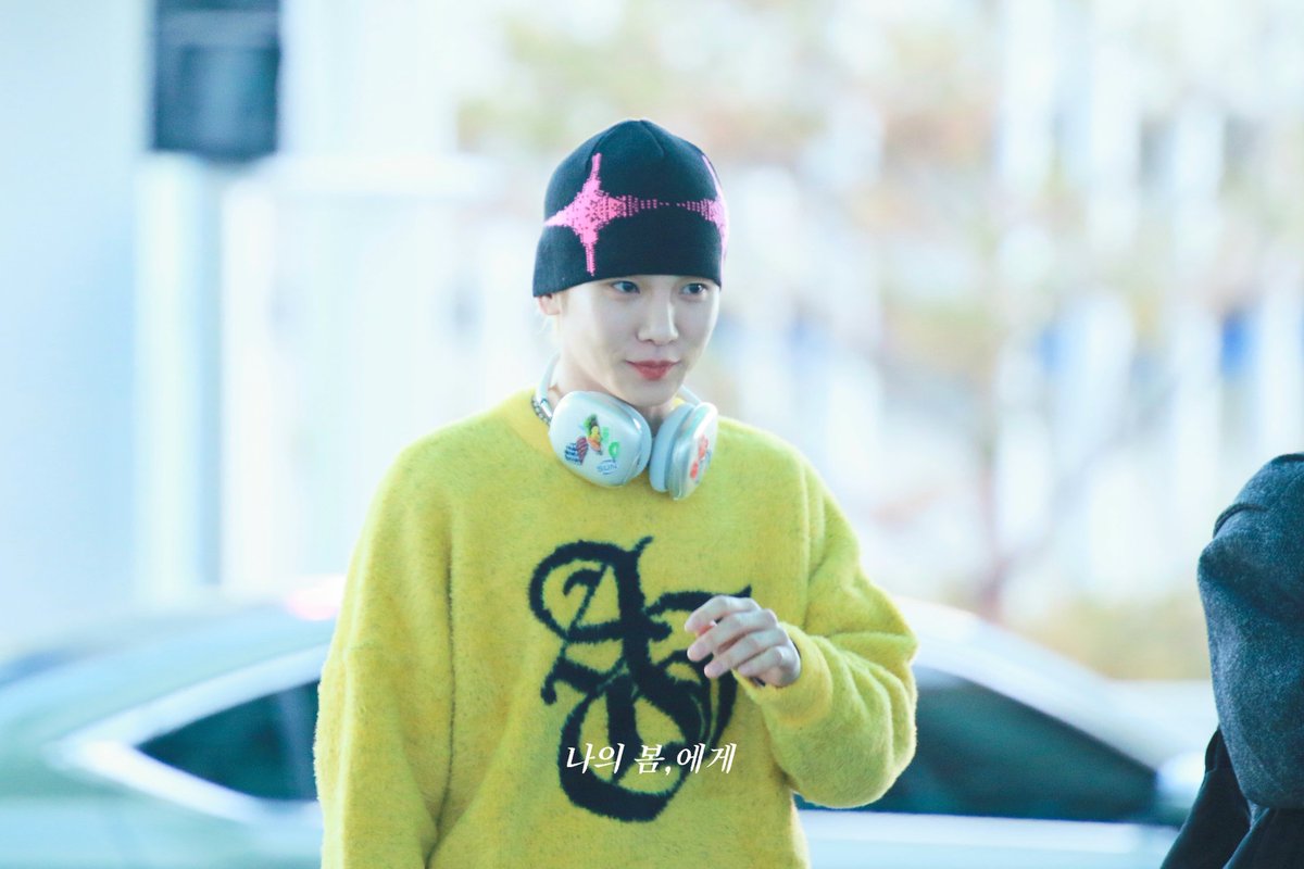 my_keybom's tweet photo. 240301
[속보] 싱가포르 행 비행기에 골든햄찌 탑승🐹 
#키 #기범 #KEY #SHINee #샤이니 https://t.co/sYQropr4Ta