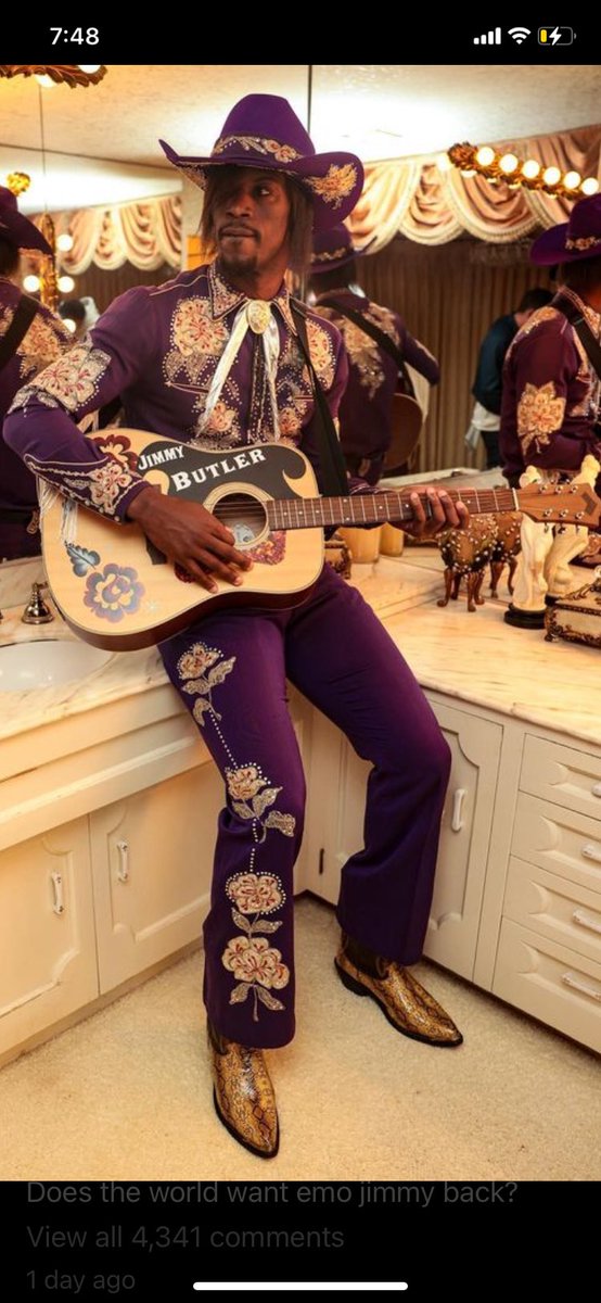 Jimmy Butler in a beautiful “Nudie” cowboy suit. With the emo hair too. Didn’t expect to see that! #NBA #NBAFashion #JimmyButler