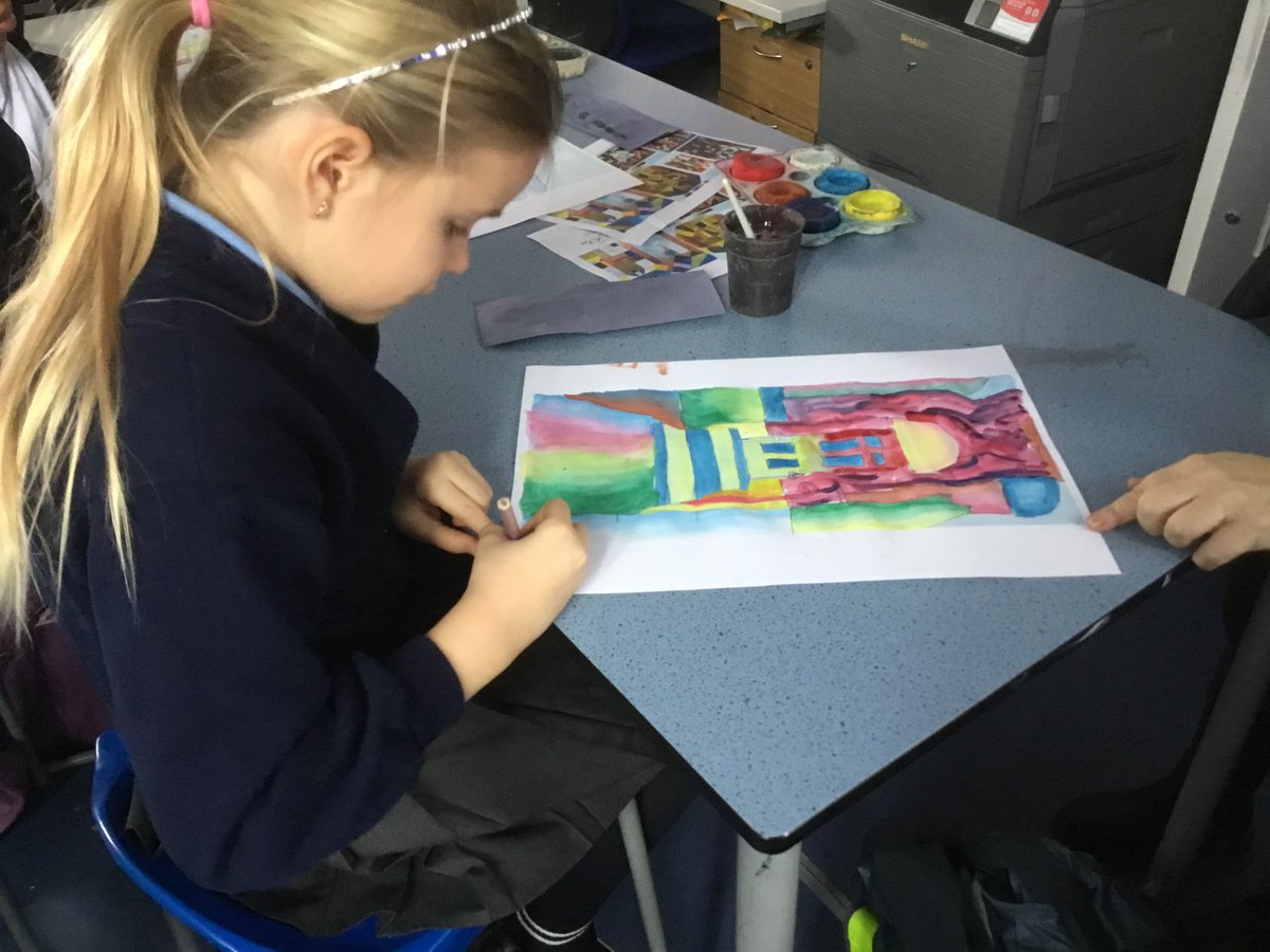 BrookfieldsPri1's tweet image. A big thank you to Mr Sprintall for inviting our Year 5 children to @COREJQAcademy today. They really enjoyed taking part in both art and science lessons! #locallinks #partnership #teambrookfields #WeAreCreate @leanne_mahony