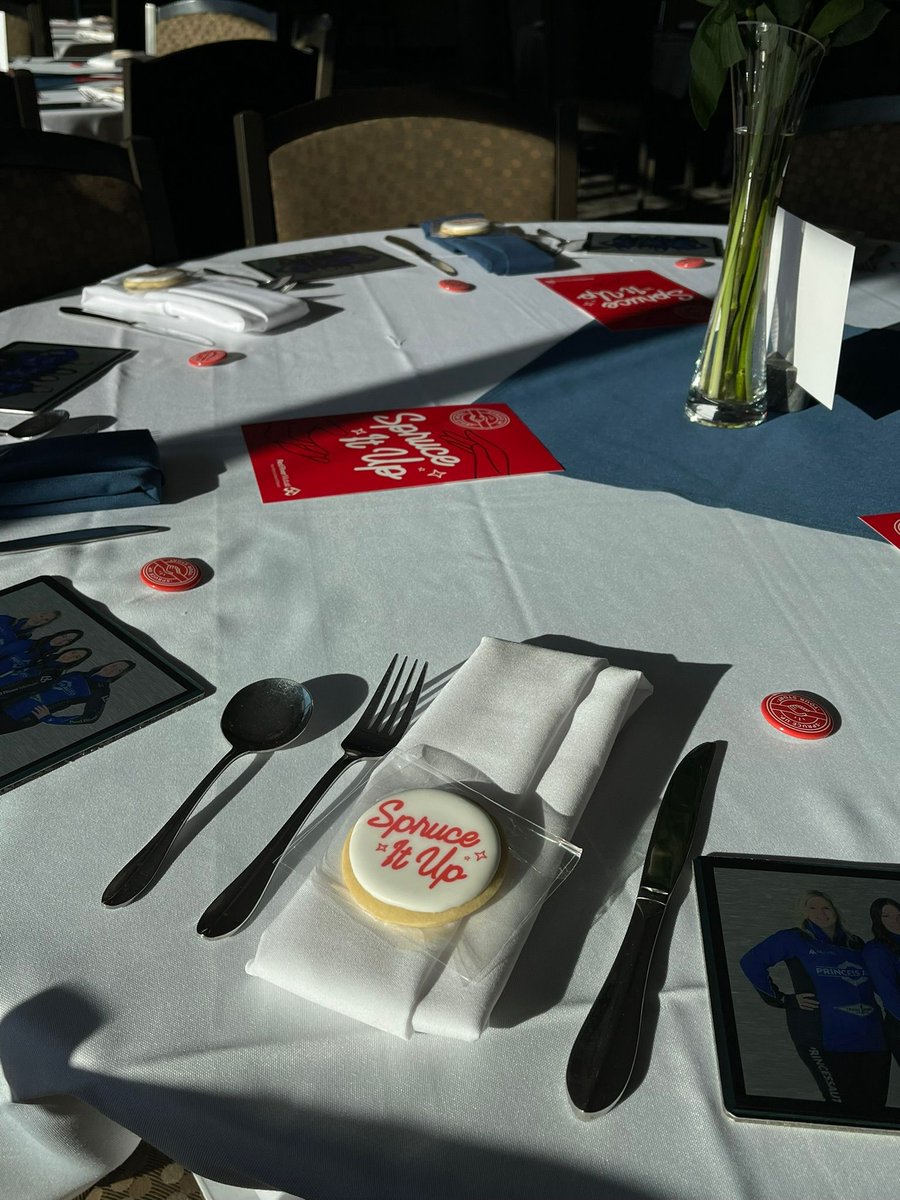 RedRiverMutual's tweet photo. Yesterday, we invited underwriters and brokers to our annual Brokers Appreciation luncheon. This event was a unique networking opportunity for brokers and staff to connect and celebrate our collective community impact with @TeamJJonesCurl.

#RedRiverMutual #Insurance #Networking https://t.co/C1b91fNlLr