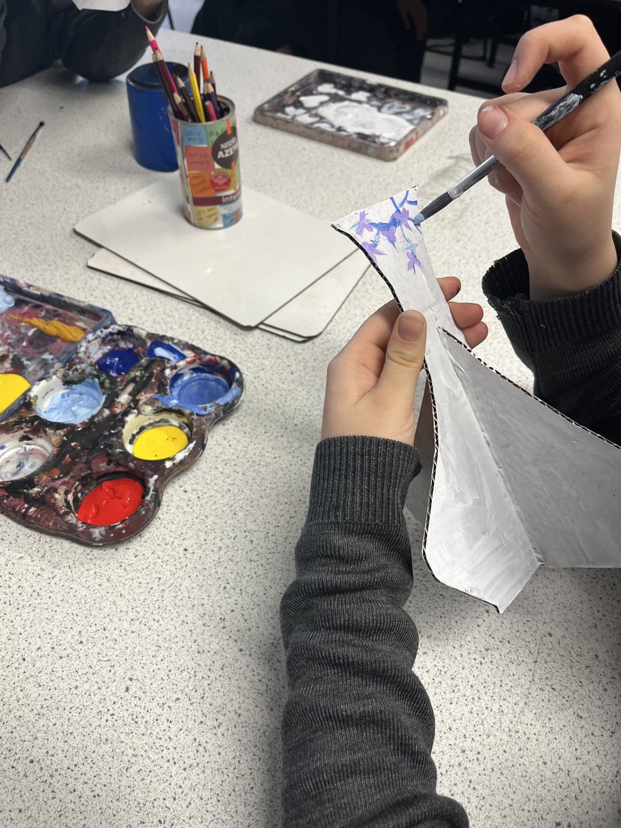 gorse_ruth's tweet photo. 📢🎨❤️Here is a little taste of the exquisite artwork being produced at our KS3 extra curricular Art club. Students were painting on cardboard vase structures using acrylic paints...and aren't they stunning! #creativitytakescourage #creativeprocess #enrichment #extracurricular https://t.co/mTxOAgC0Aa