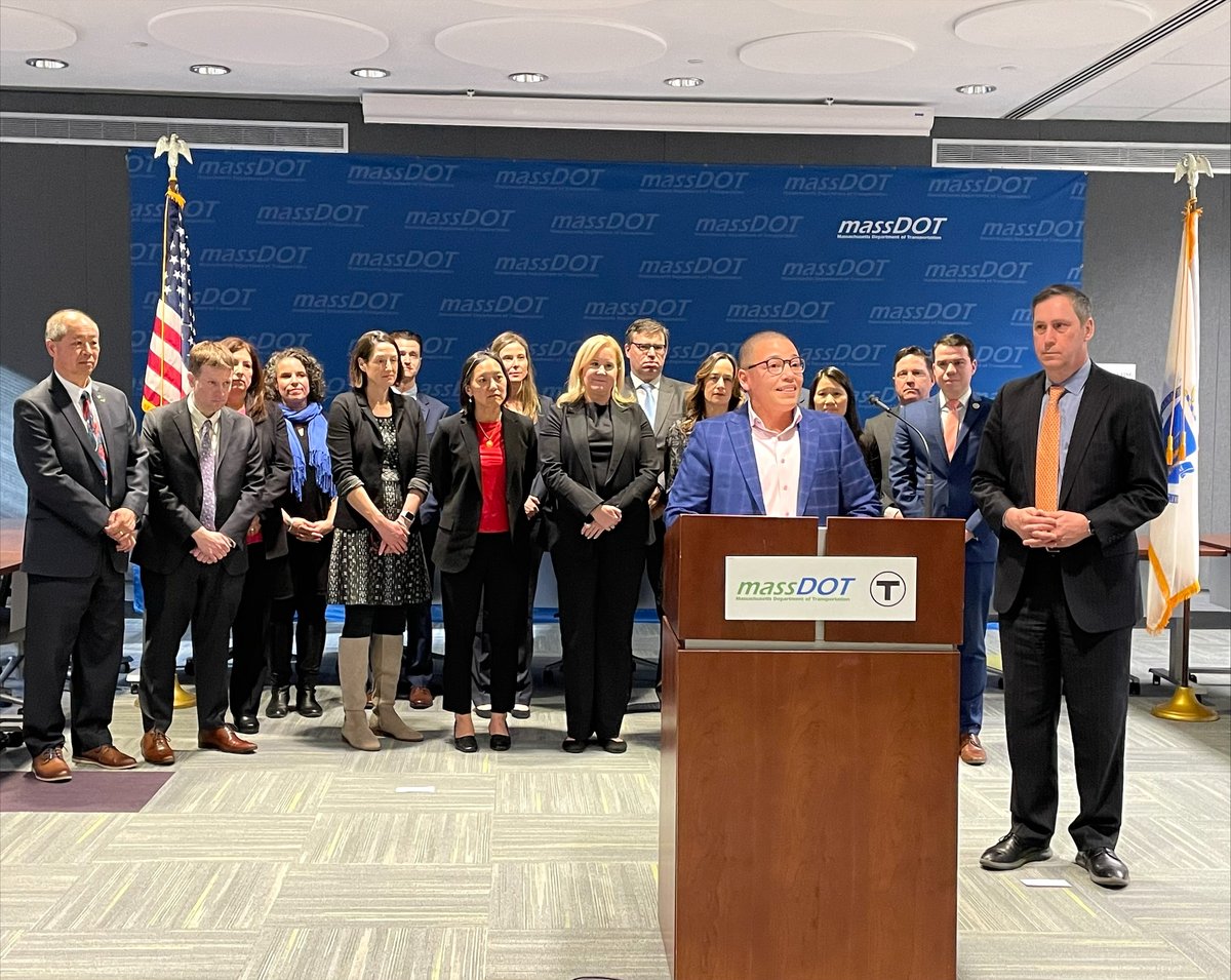 Today in #Boston, the Healey-Driscoll Administration swore in members of the Transportation Funding Task Force. Members to develop recommendations for a long-term, sustainable transportation finance plan for  roads, bridges, railways, &amp; bus and transit.
ℹ️ mass.gov/news/healey-dr…