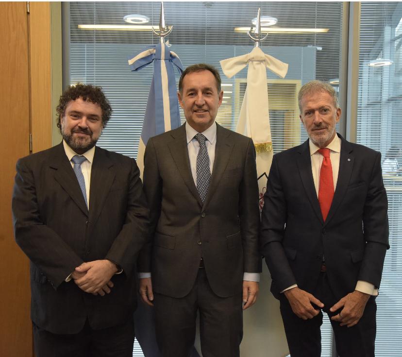 claudio_epelman's tweet photo. Nos reunimos con @fulviop y Jorge Knoblovits, como gobierno y sociedad civil, para trabajar juntos y aportar al crecimiento de la ciudad de Buenos Aires con proyectos comunes. https://t.co/4jVHdeZbmp