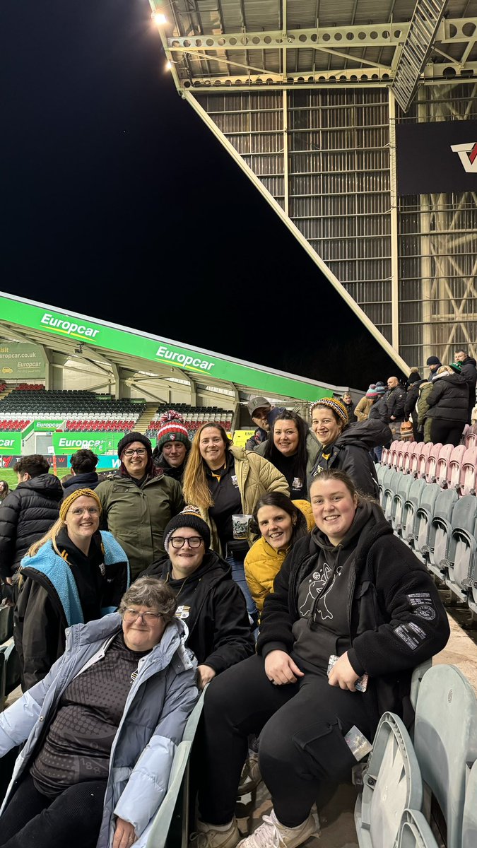 buggyyyy's tweet image. #31 Tigers Women vs Ealing. Result on the pitch was disappointing but off the pitch, we had a first outing in a while as Wyggs Women. Stashed to the nines and on the pints at Friday night lights, nothing better 😍 ft mum on the social with second row Jen for height comparison