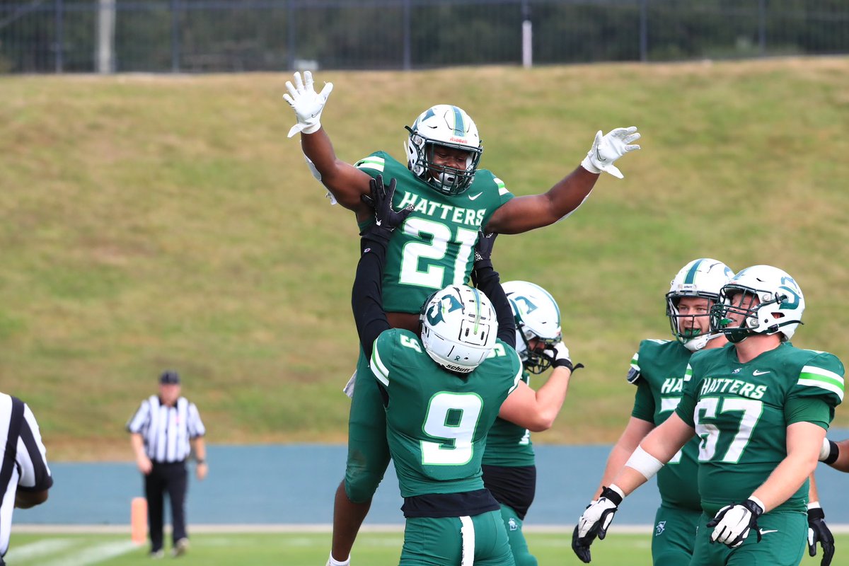 #AGTG I am blessed to have recieved my first D1 offer from Stetson University! 🟢⚪️
<a href="/CoachZacQuinlan/">Zac Quinlan</a> <a href="/SBlassingame12/">Stephen Blassingame</a> @CoachMaloneyOL