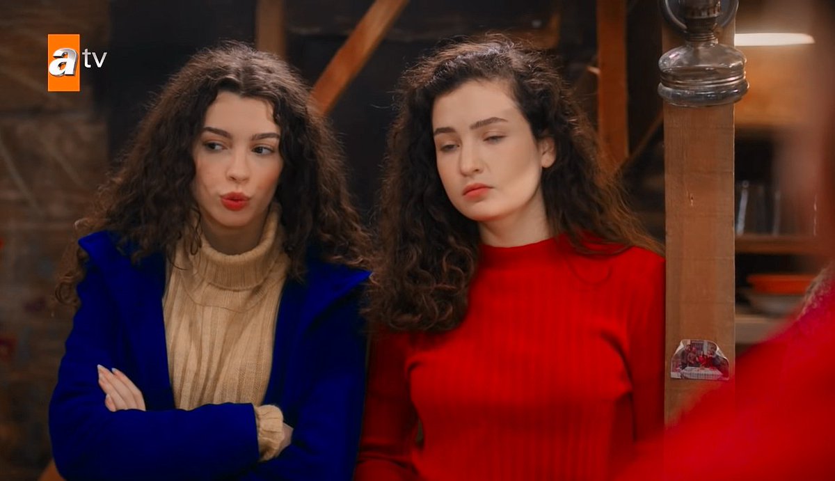yvette_princz's tweet photo. They really look like sisters 😱
#SuBurcuYazgıCoşkun #MelisMinkari #YazMel #AsiyeEren #AybikeEren #AsAy https://t.co/9s1Eu2vkYN