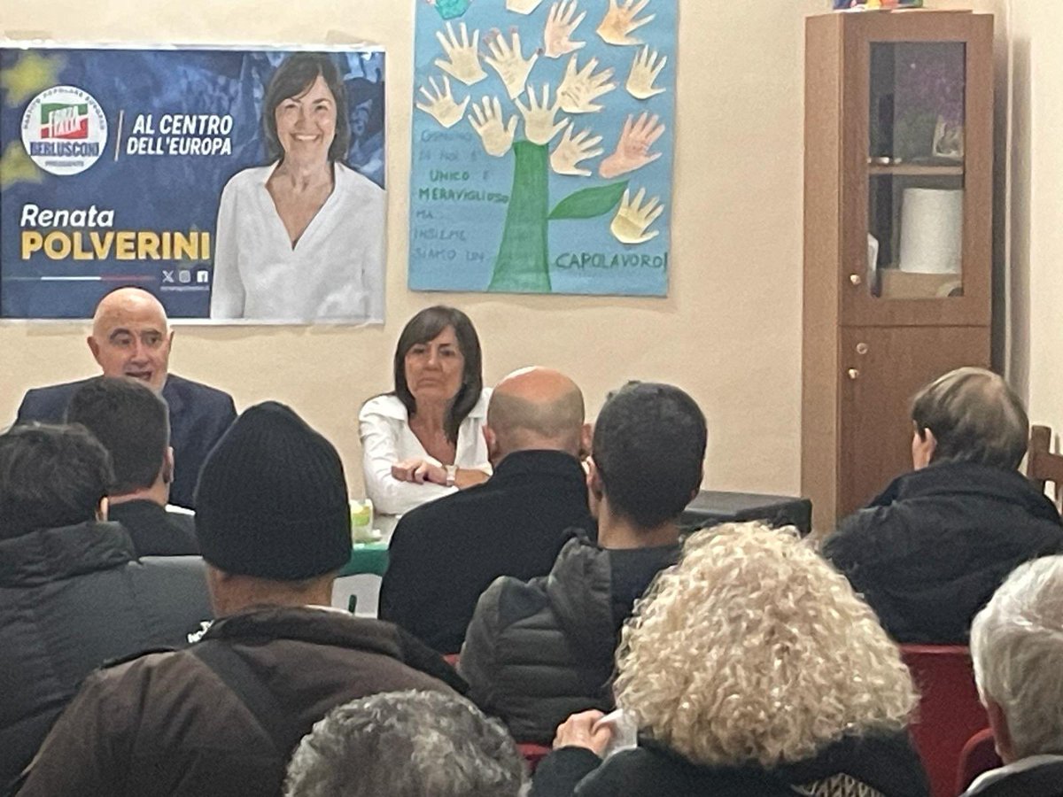 renatapolverini's tweet photo. Stasera ad #artena con #francescocellini #elezionieuropee #alcentrodelleuropa @forza_italia https://t.co/EjDCyW4UvA