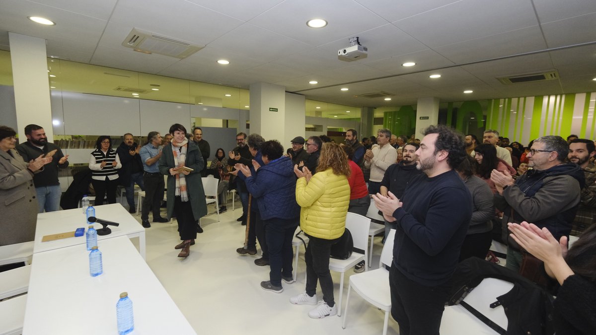 anaponton's tweet photo. Cxs compañeirxs na asemblea comarcal de Pontevedra para compartir reflexións e emocións tras o resultado histórico do 18F nos concellos da comarca. 
Un apoio que nos fai ser un BNG con máis forza, ilusión e ganas para seguir traballando a favor deste País e da súa xente. https://t.co/cyqiKqRmEt