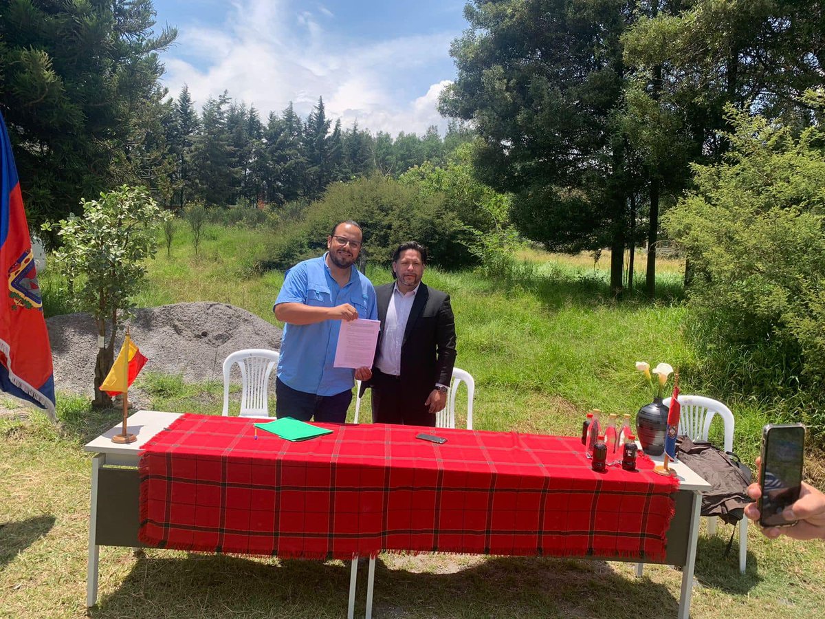Salud_Napo's tweet photo. #EstoEsEcuador | Tras gestiones realizadas por la Dirección Distrital 15D02 de @Salud_Ec #ElChaco, #Quijos, recibimos donaciones de menaje de oficina por parte de @inmobiliarec para beneficio de los usuarios de nuestros 13 Establecimientos de Salud y del Hospital Básico Baeza 🏩. https://t.co/HdTv7HSMHG