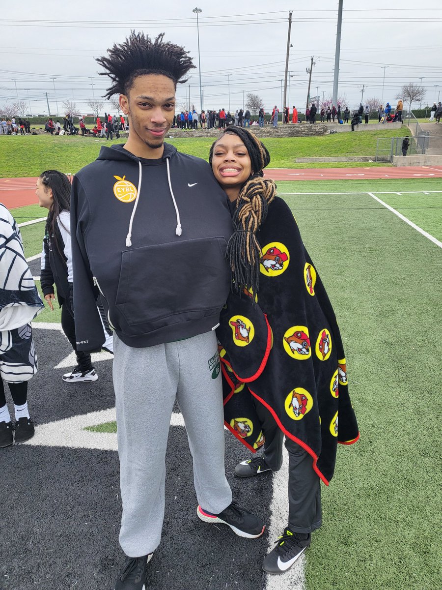 The Bryant siblings doing big things at today's meet! 🥇🥈Proud of yall 💚🏐💚👟💚🏀 <a href="/PfISDAthletics/">PfISD Athletics</a> <a href="/CHSWomensTrack/">Connally Women’s Track&Field</a> <a href="/BballCougar/">ConnallyCougarBball</a> <a href="/rihanna_bryantt/">Rihanna Bryant</a> <a href="/Th3Princesa/">Princess</a>