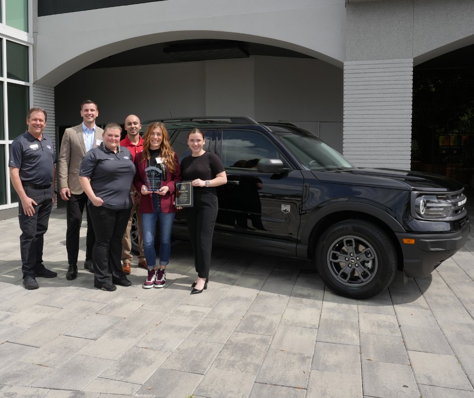sarasotaschools's tweet photo. CONGRATULATIONS to our 2024 School-Related Employee of the Year, Mrs. Stacy Lahdenpera from @Riverview_HS!!! 🎉

@SarasotaFord and Tandem Construction awarded Mrs. Lahdenpera with a free two-year lease of a 2024 Ford Bronco Sport!

Read more: https://t.co/rH6Q5dy0tO https://t.co/ZKHFkPk4m3