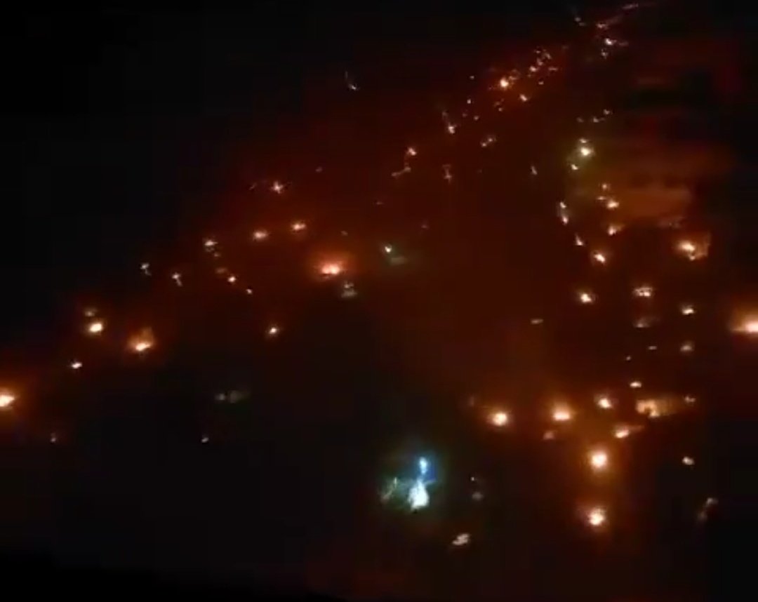 المختل يعلن أنه لم يقوم بقصف المدنين الذين كانوا ينتظرون الطحين في شمال غزة وأنهم قُـتلوا بسبب التدافع والازدحام !

إلى أي درجة سيستمر هذا الطغيان ؟ عقلي لم يعد يحتمل كل هذا !