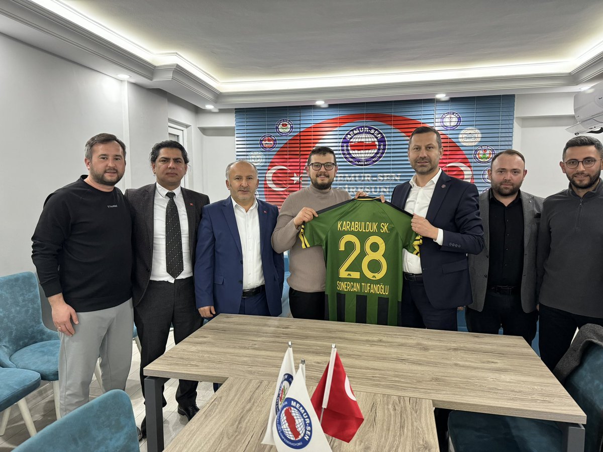 Doğduğum büyüdüğüm köyümün gençleri Karabulduk Sporu kurmuşlar.
Sağolsunlar forma hediye ettiler.
Kulüp Başkanımız Ömer Tekbaşa ve ekibine başarılar diliyorum.
Karabulduk Spora tam destek.