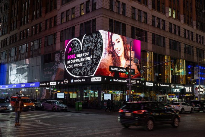 omgg wow!!! i was on a billboard in NYC thanks to @JoinPasses 🥹💘✨😭 https://t.co/b5W7COfafp