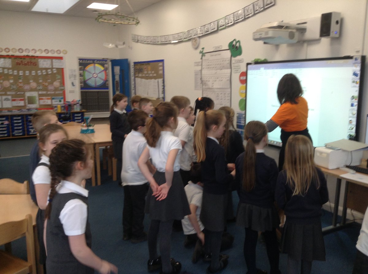 BPSHull's tweet photo. 2HS thoroughly enjoyed their singing workshop this afternoon led by The Carefree Singing School. We can't wait for our next session! #BPSMusic https://t.co/bfQgLwSPJo