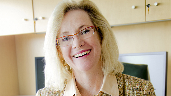 USFHealthMed's tweet photo. Dr. Cathy Lynch, physician, educator and #MCOM #Classof1990 alum, talks about her time as a #medstudent and her path to becoming one of the countryโs experts in female pelvic medicine and reconstructive surgery. Full interview: https://t.co/THwVQQk1gi https://t.co/pPFDgRFr47