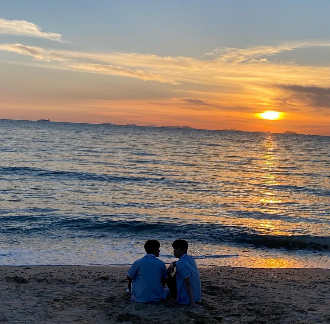 BlLLking's tweet image. #Blueming                  #LoveForLovesSake