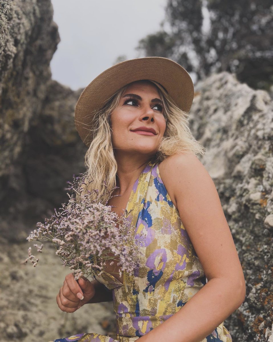 Değişirim , seni bir yaz gününe . Değişmem , bir yaz gününü ..