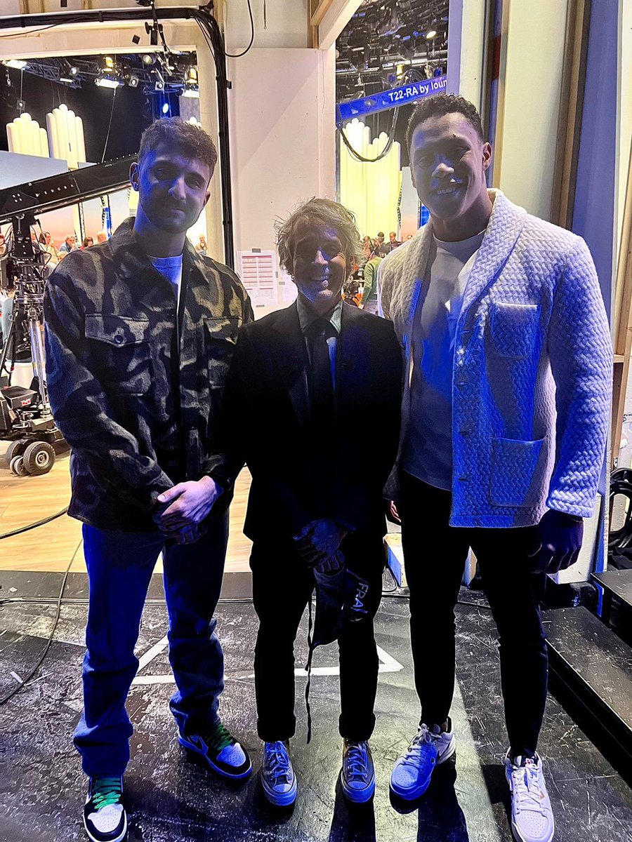 #WaterPolo Pour voir ou revoir le passage de Hugo FONTANI et Thomas VERNOUX sur le plateau de <a href="/Qofficiel/">Quotidien</a> , c’est par ici 👉🏼 tf1.fr/tmc/quotidien-…
Bravo à eux !! On continue 🤽🏼‍♂️👊🏾