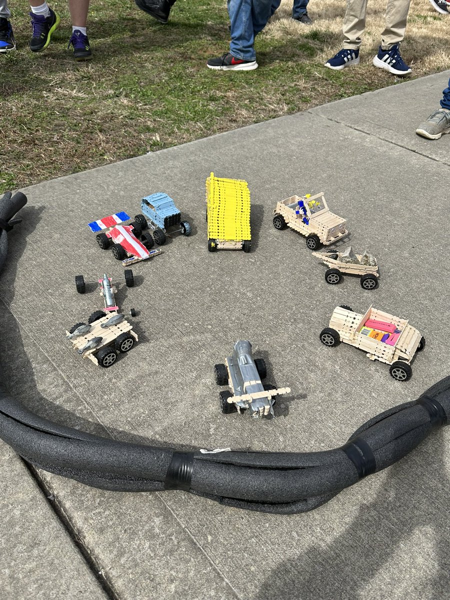WVHS STEM ACADEMY tweet media