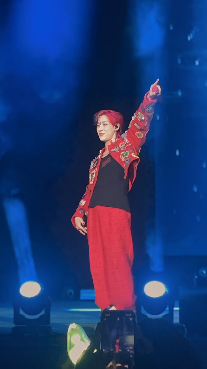 HYrobbot's tweet photo. Qué noche tan hermosa 💖

@BamBam1A #BamBam
#BamBaminPuertoRico 
#BamBam_TOUR_AREA52
#AREA52INSANJUAN 🇵🇷 https://t.co/YUpH9I8L99