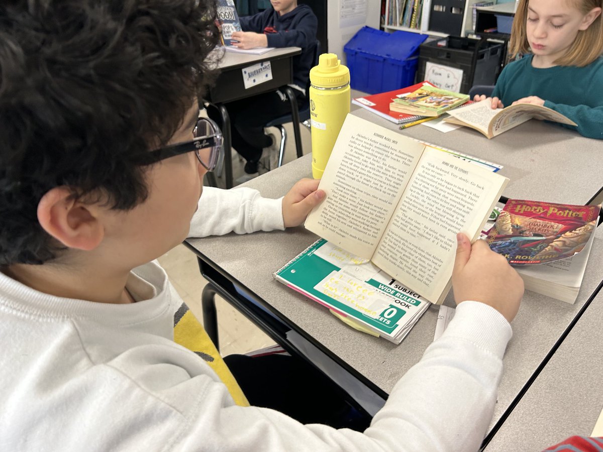 LPSLiteracyK5's tweet photo. 3rd graders immersed in complex, grade-level texts of their choice! Ask them what they are thinking about as they read—they will share their best thinking! 💭 #readingisthinking @BowmanLexPTO @slsmithkelly @SSEpereads @lexingtonsuper https://t.co/x8ceoP87CZ